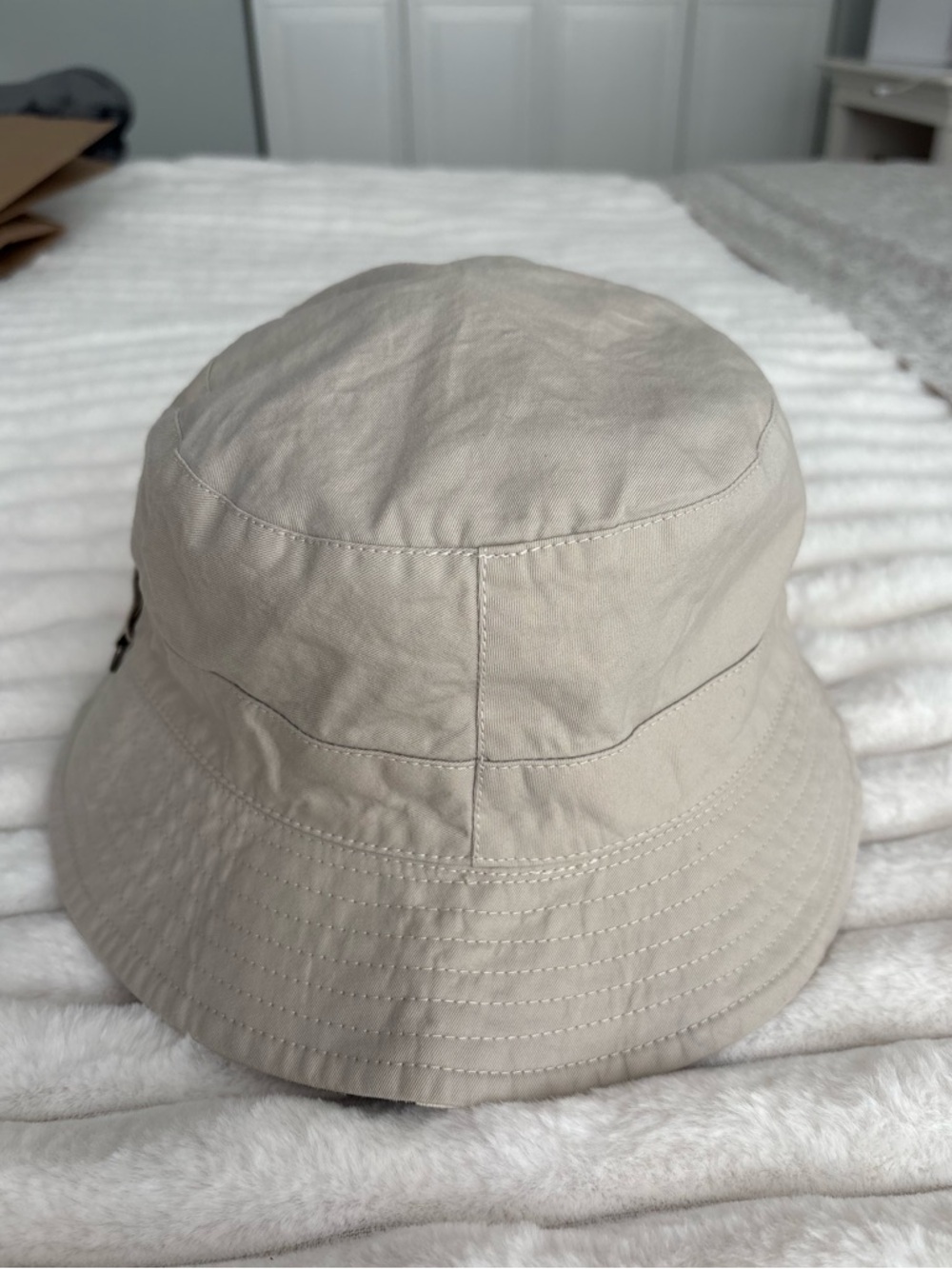 Burberry Classic Plaid Bucket Hat Reversible - Picture 7 of 10